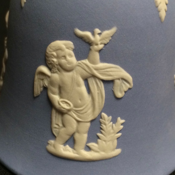 Vintage Wedgwood Jasperware Bell - Picture 3 of 8